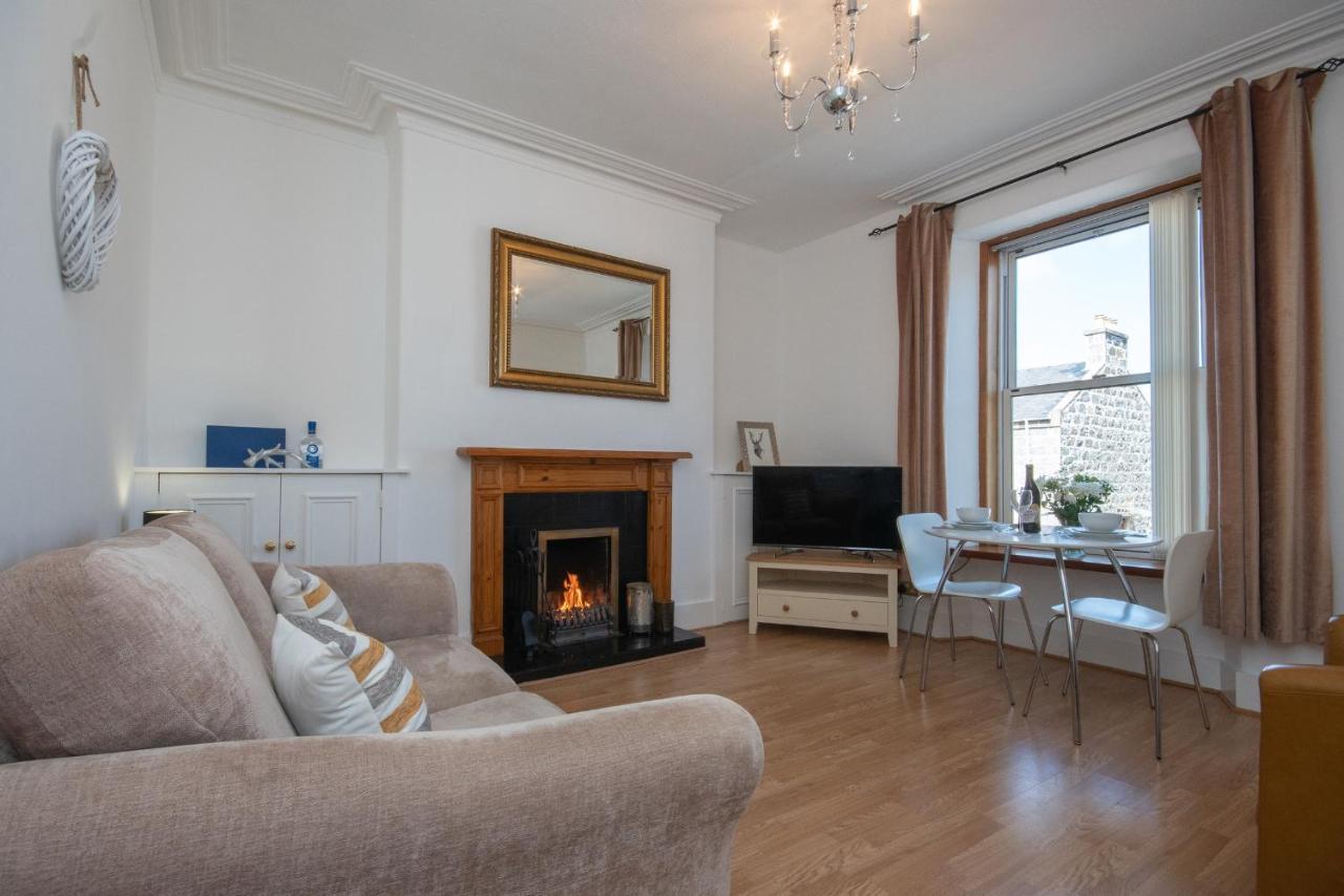 Dwellcome Home Ltd 1 Bed Apt, Half Mile To Union Street Yet Quiet, Free Parking, Fast Wifi, Ideal For Long Term Contractor, Etc Stays, Fully Equipped Kitchen, Regular Housekeeping Option - See Our Site For Assurance Aberdeen Exteriér fotografie