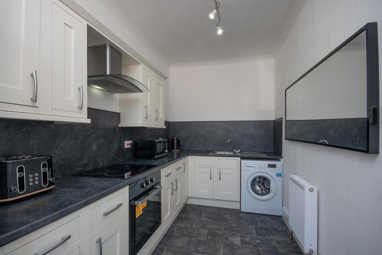 Dwellcome Home Ltd 1 Bed Apt, Half Mile To Union Street Yet Quiet, Free Parking, Fast Wifi, Ideal For Long Term Contractor, Etc Stays, Fully Equipped Kitchen, Regular Housekeeping Option - See Our Site For Assurance Aberdeen Exteriér fotografie