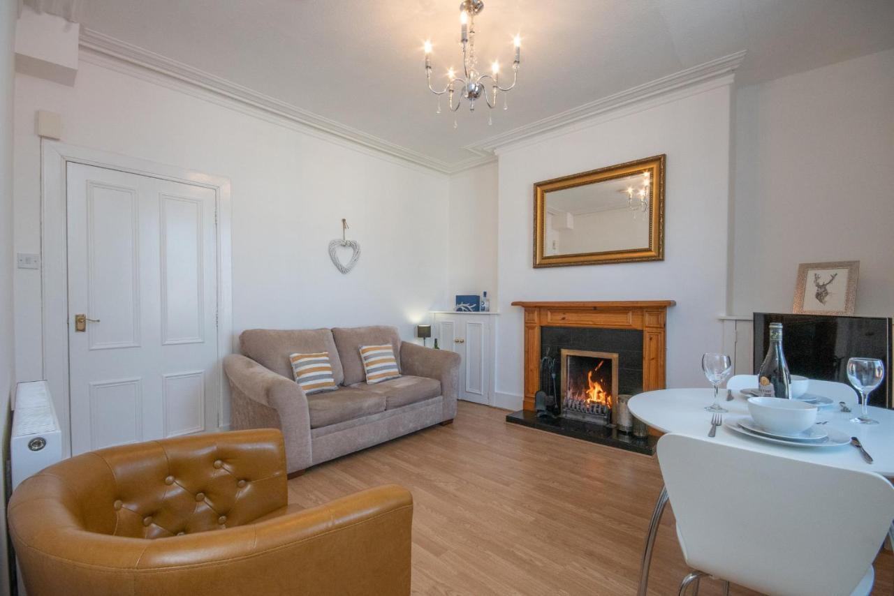 Dwellcome Home Ltd 1 Bed Apt, Half Mile To Union Street Yet Quiet, Free Parking, Fast Wifi, Ideal For Long Term Contractor, Etc Stays, Fully Equipped Kitchen, Regular Housekeeping Option - See Our Site For Assurance Aberdeen Exteriér fotografie