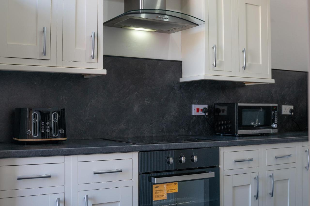Dwellcome Home Ltd 1 Bed Apt, Half Mile To Union Street Yet Quiet, Free Parking, Fast Wifi, Ideal For Long Term Contractor, Etc Stays, Fully Equipped Kitchen, Regular Housekeeping Option - See Our Site For Assurance Aberdeen Exteriér fotografie